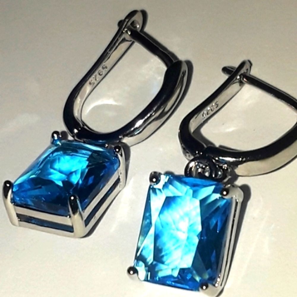 Ladies Deep Blue 925 Pendant Teardrop Earrings